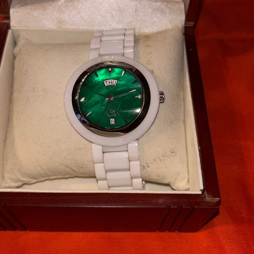 Oniss Paris Women’s Watch.